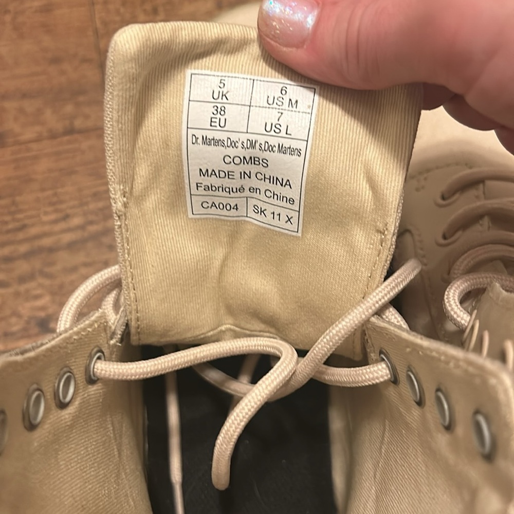 NWT Dr. Martens Combs Canvas Casual Boots in Parchment Beige - Picture 8 of 12